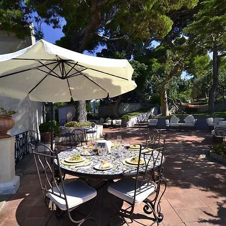 Capo D'arco Sleeps 10 Pool Wifi Villa *