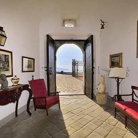Capo D'arco Sleeps 10 Pool Wifi Termini