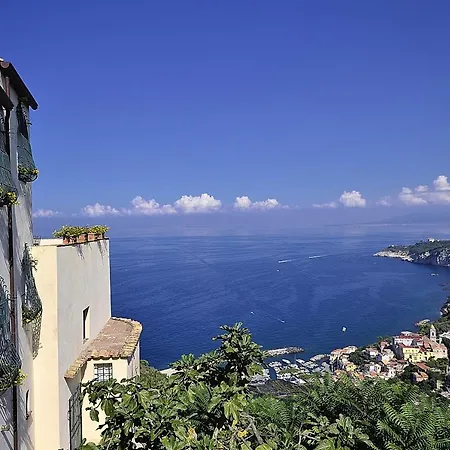 Capo D'arco Sleeps 10 Pool Wifi Villa *