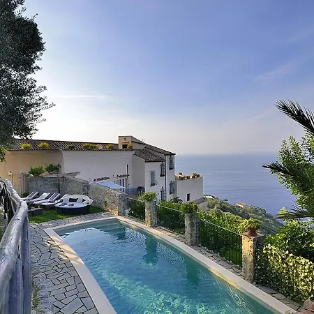 Capo D'arco Sleeps 10 Pool Wifi Villa